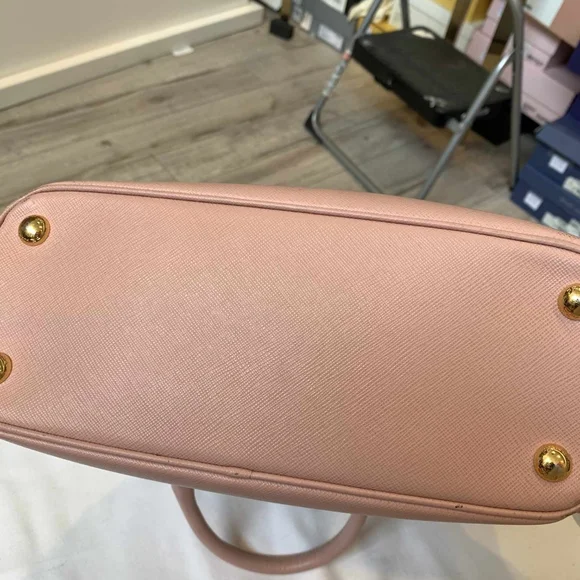 Prada Saffiano Tote - Picture 3 of 17